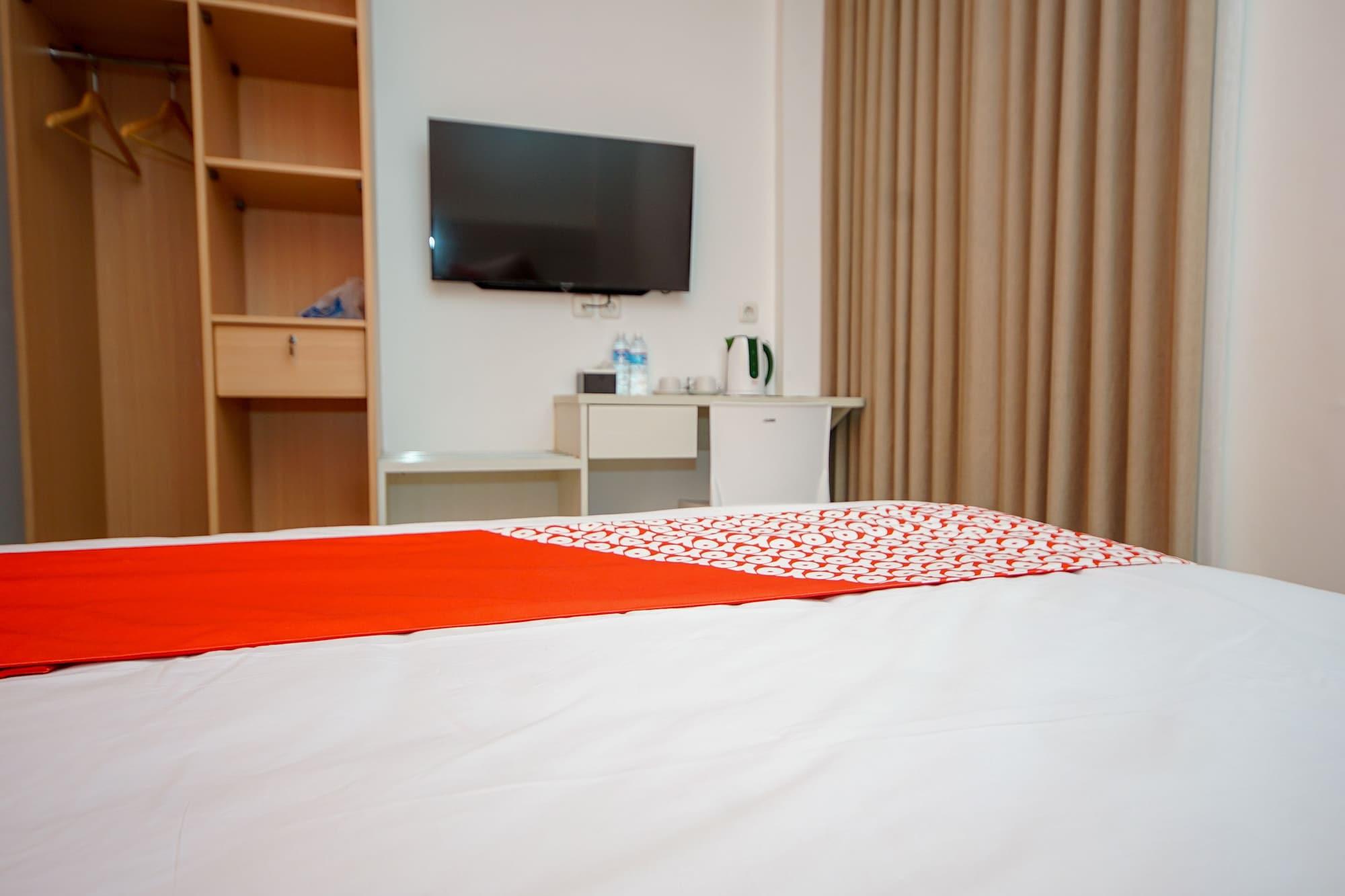 Oyo 344 Kr Hotel Palembang Exteriör bild