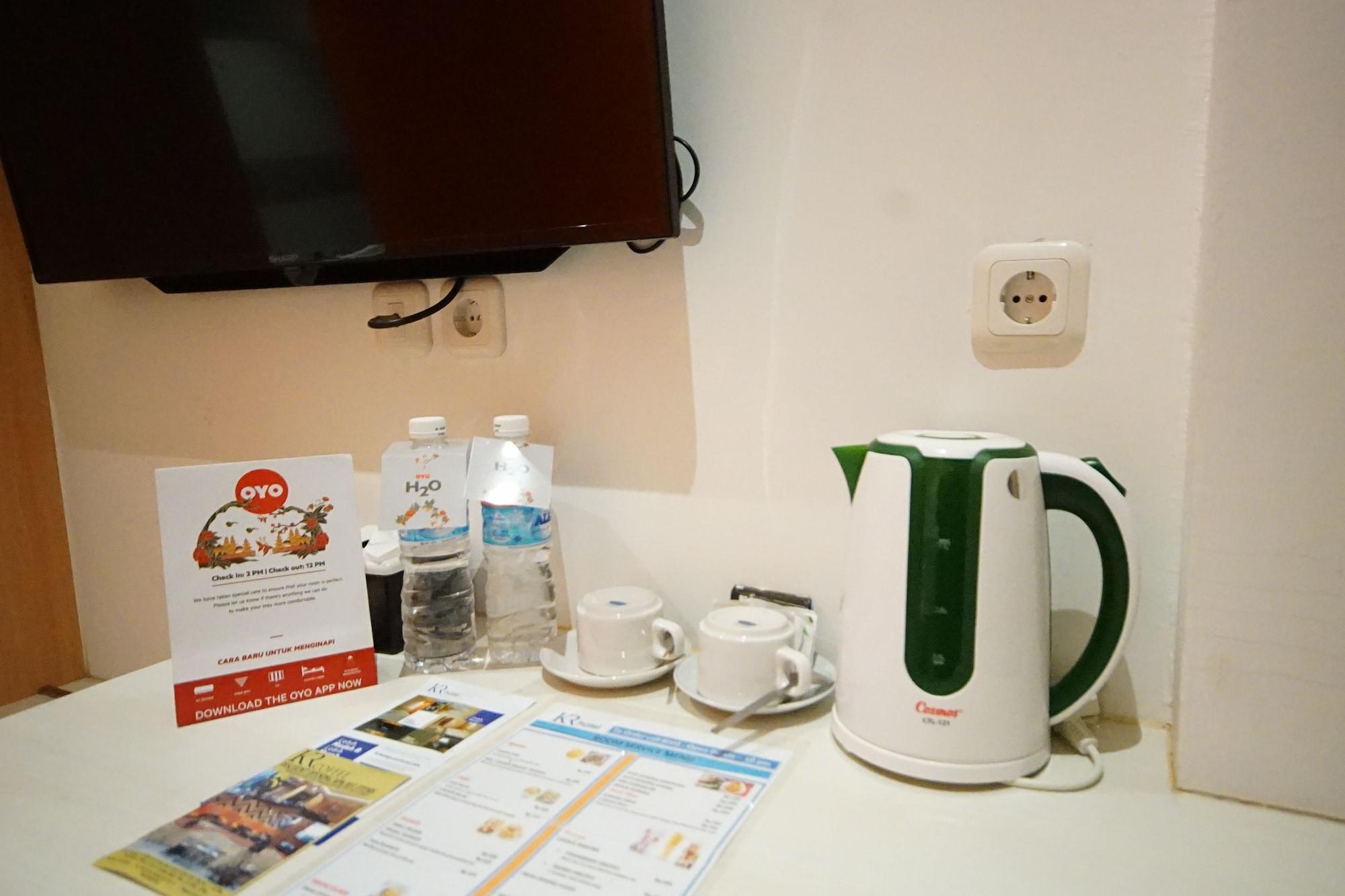 Oyo 344 Kr Hotel Palembang Exteriör bild
