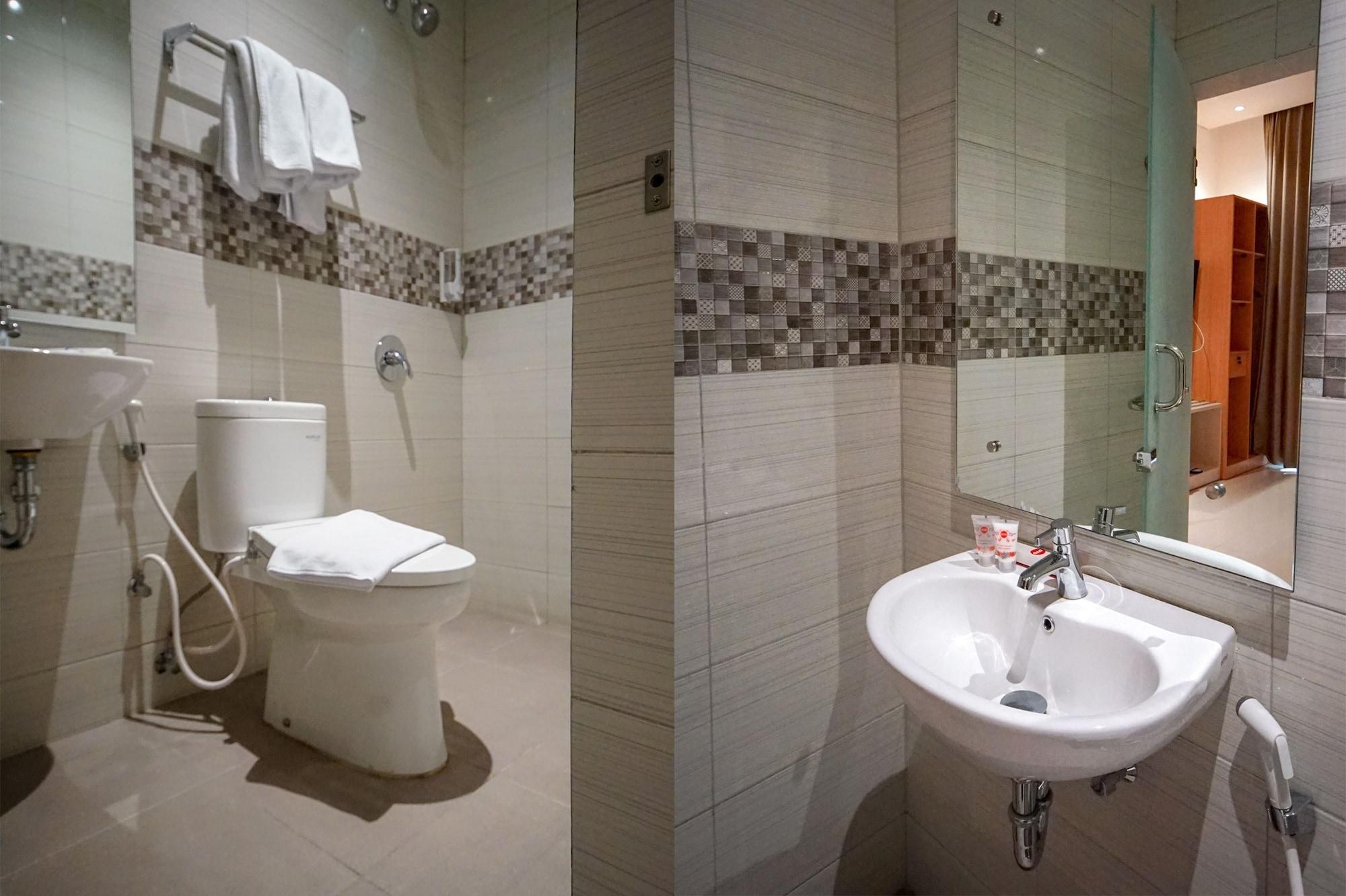 Oyo 344 Kr Hotel Palembang Exteriör bild