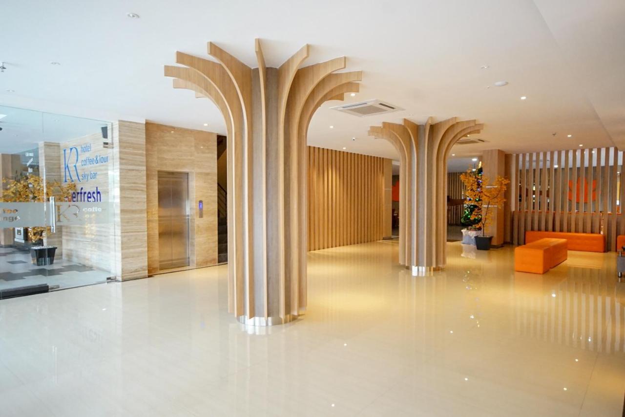 Oyo 344 Kr Hotel Palembang Exteriör bild