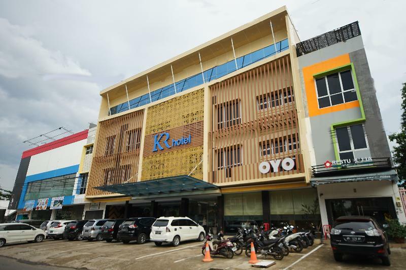 Oyo 344 Kr Hotel Palembang Exteriör bild